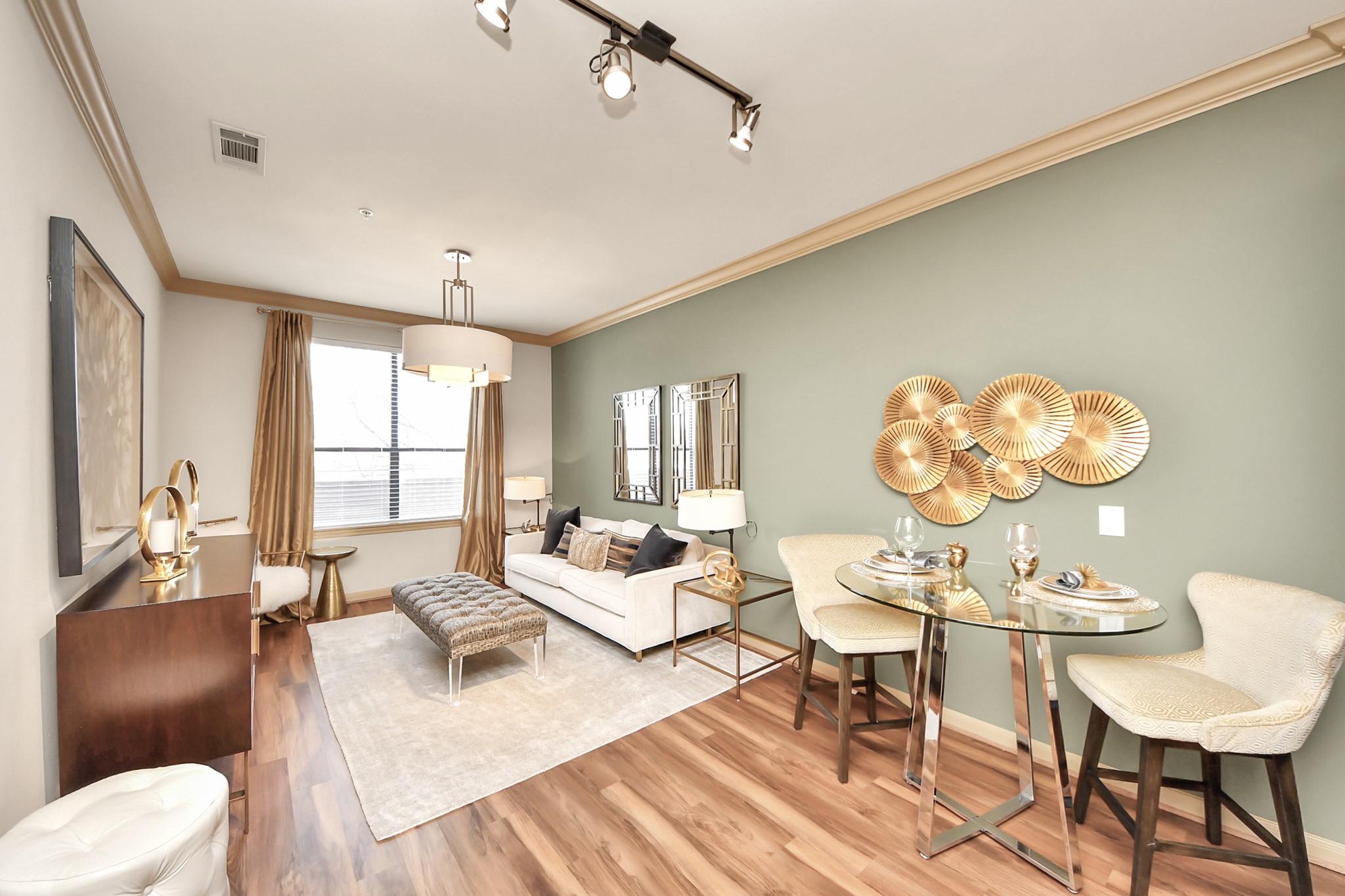 6363 San Felipe Street, Unit 314 Houston, TX 77057 - Photo 10 of 43 a living room with furniture and a large window