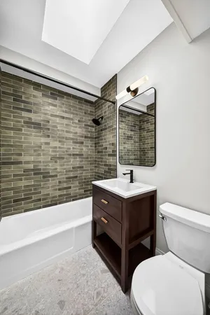 $2,800 | 19 East 1st Street, Unit C, Hinsdale, IL 60521