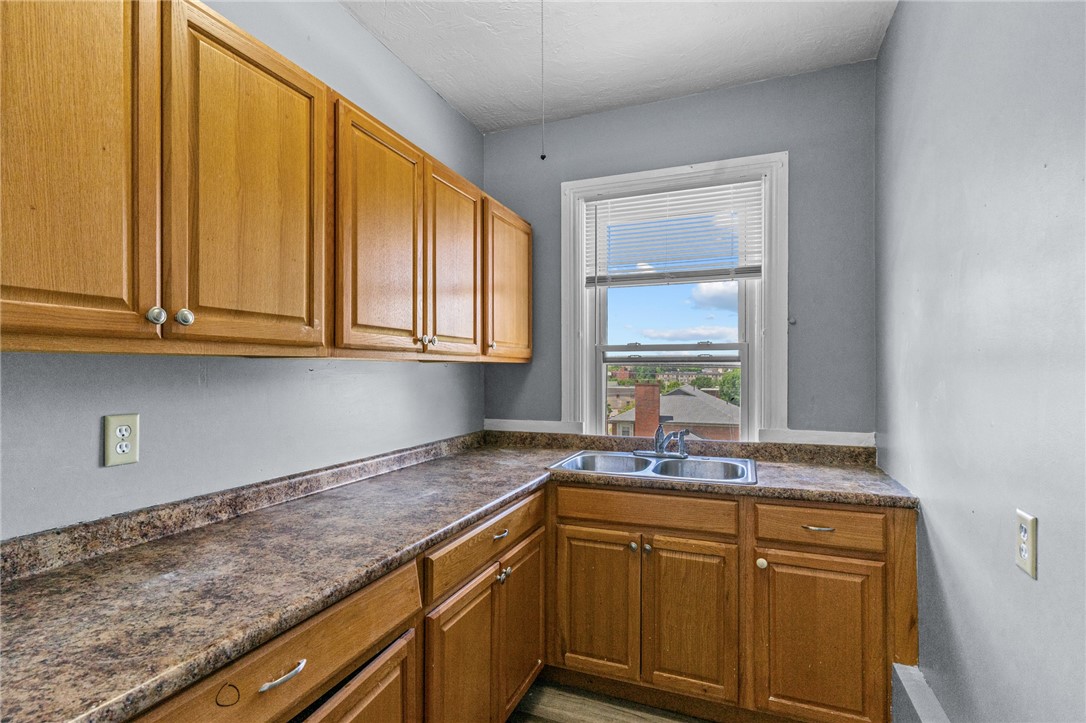 169 Park Avenue Woonsocket, RI 02895 - Photo 6 of 50