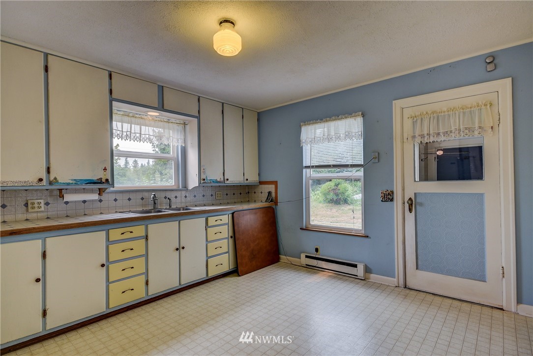 3066 Taylor Road Oak Harbor, WA 98277 - Photo 11 of 24 Gallery Image 11