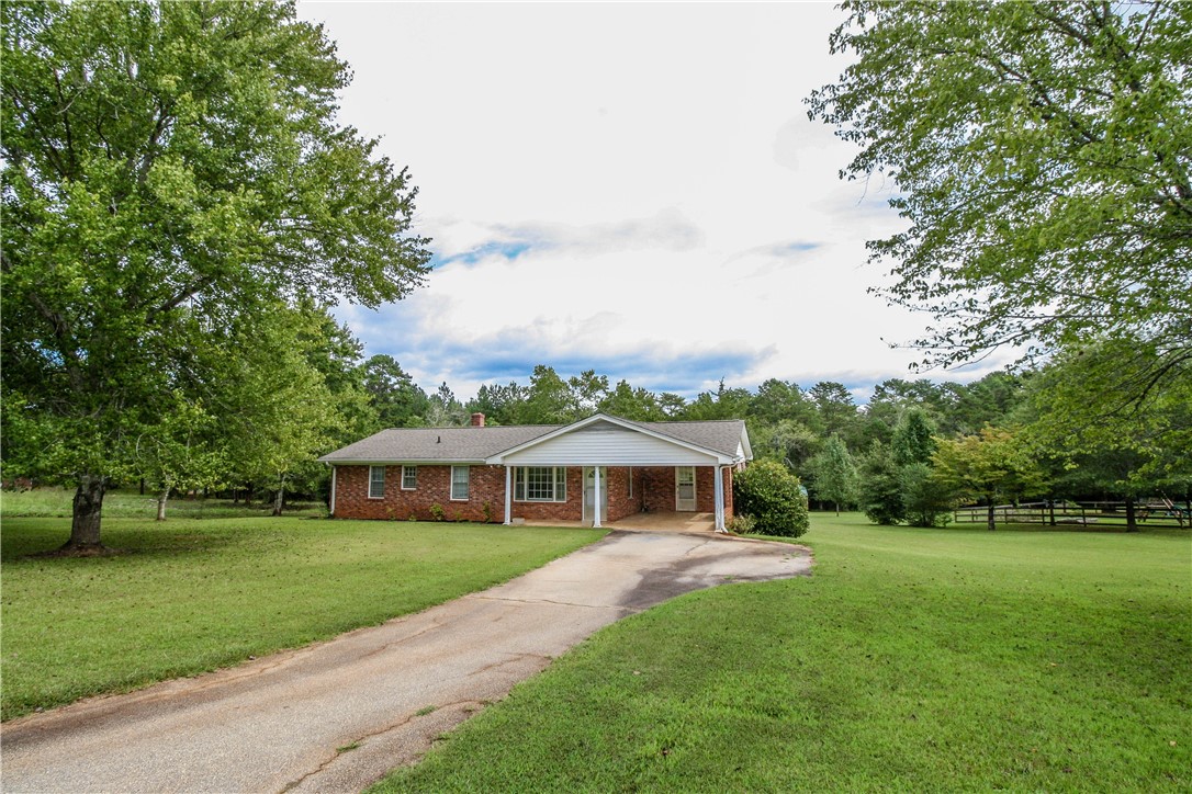 641 Barnes Road Seneca, SC 29672 - Photo 3 of 35 Gallery Image 3