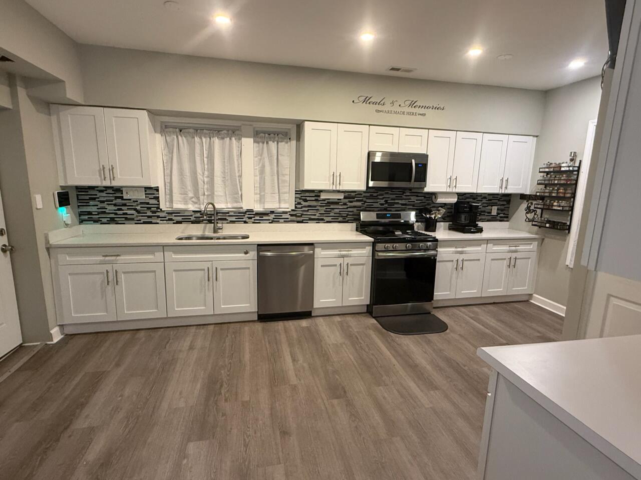 140 Morningside Avenue Gary, IN 46408 - Photo 12 of 48 1280x960