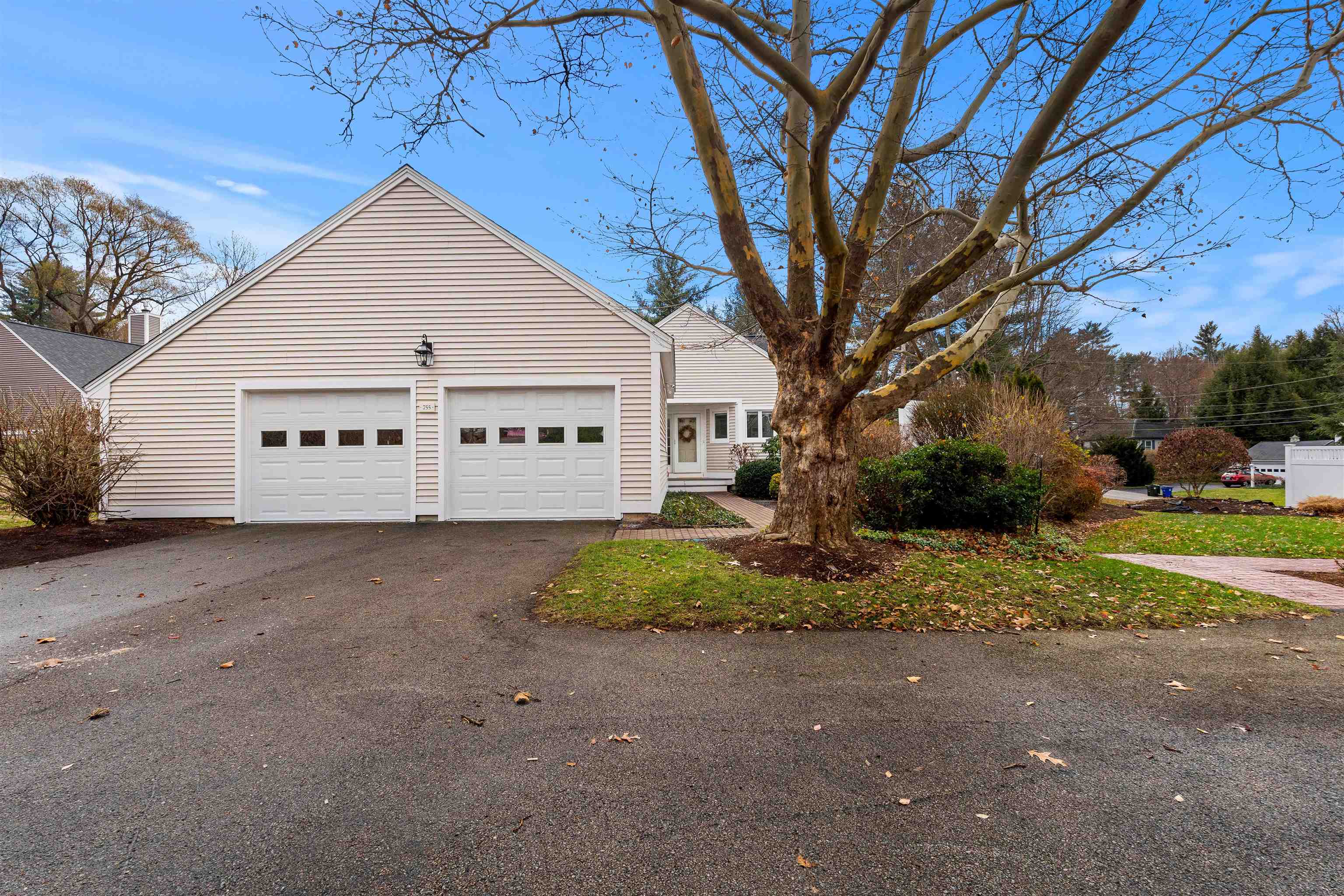 755 Straw Hill Road Manchester, NH 03104 - Photo 3 of 50 Gallery Image 3