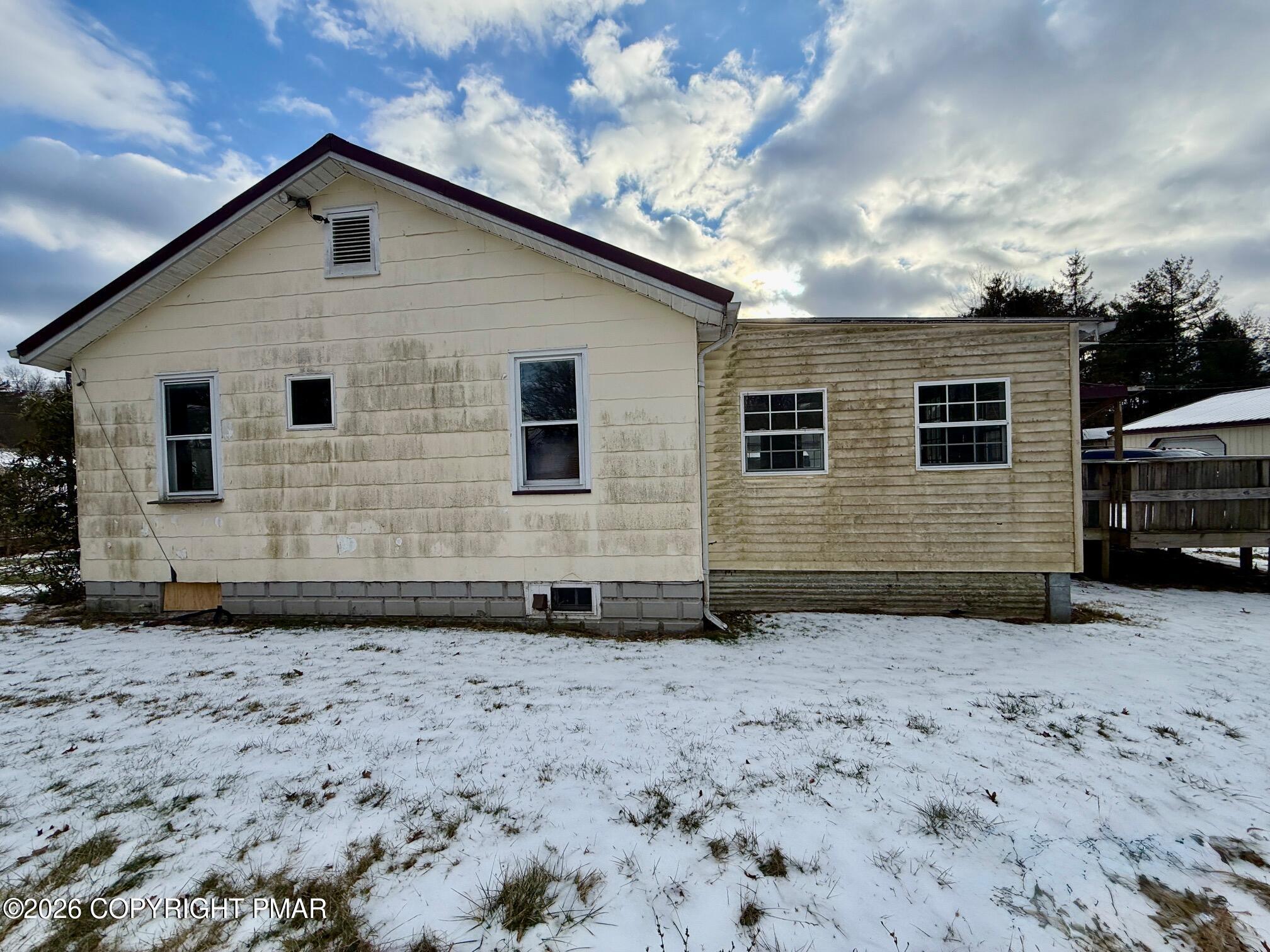 197 Highway 715 Brodheadsville, PA 18322 - Photo 3 of 20 IMG_2572