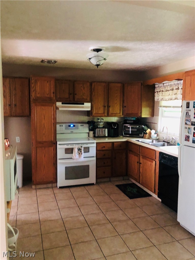 398 Howland Wilson Road Northeast Warren, OH 44484 - Photo 5 of 17 Gallery Image 5