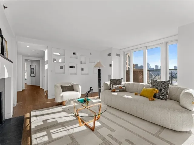 $3,350,000 | 10 Rogers Street, Unit PH4, Cambridge, MA 02142