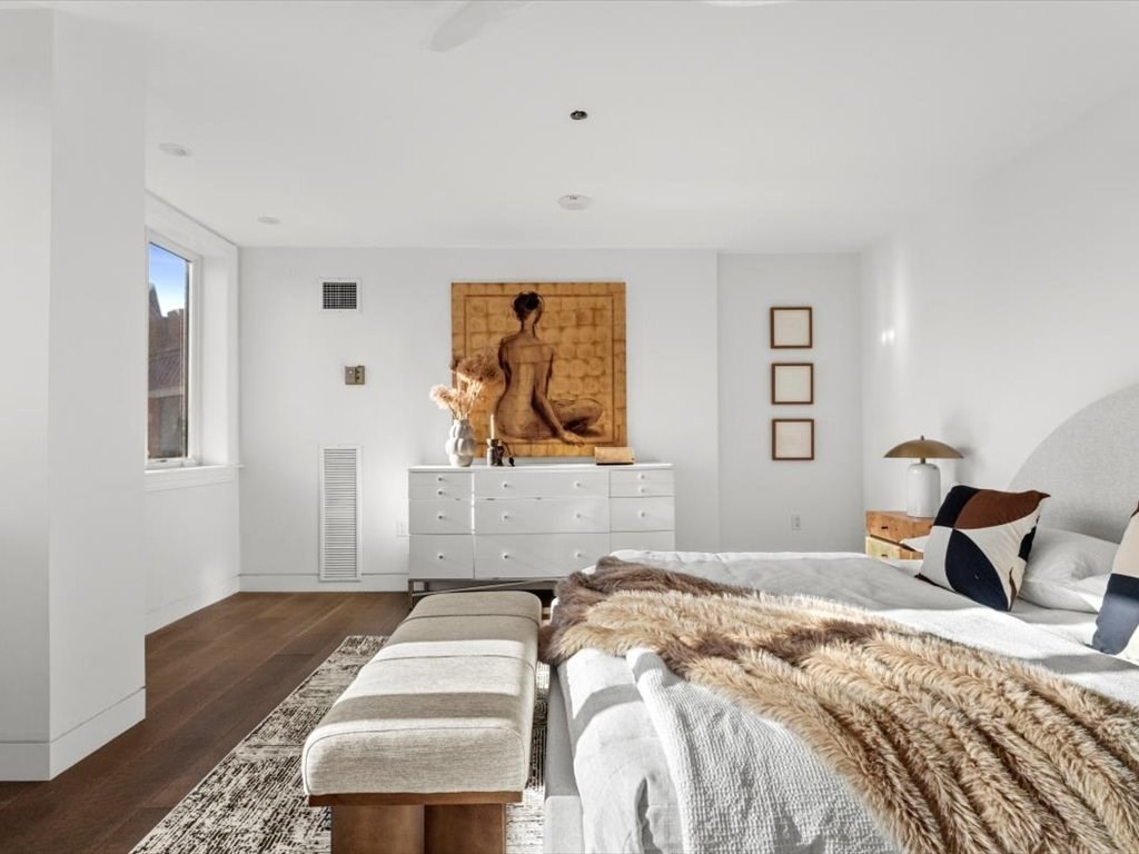 10 Rogers Street, Unit PH4 Cambridge, MA 02142 - Photo 12 of 28