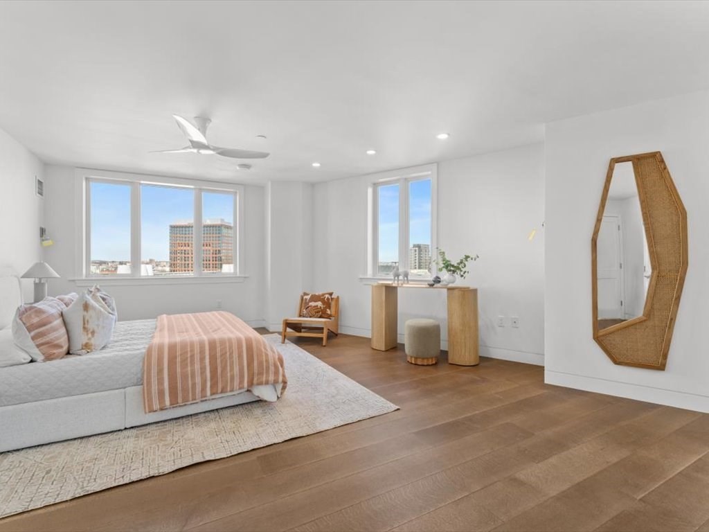 10 Rogers Street, Unit PH4 Cambridge, MA 02142 - Photo 17 of 28