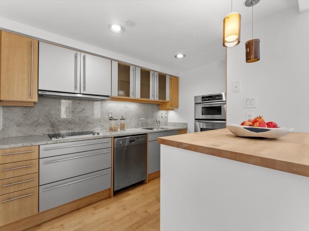 10 Rogers Street, Unit PH4 Cambridge, MA 02142 - Photo 24 of 28