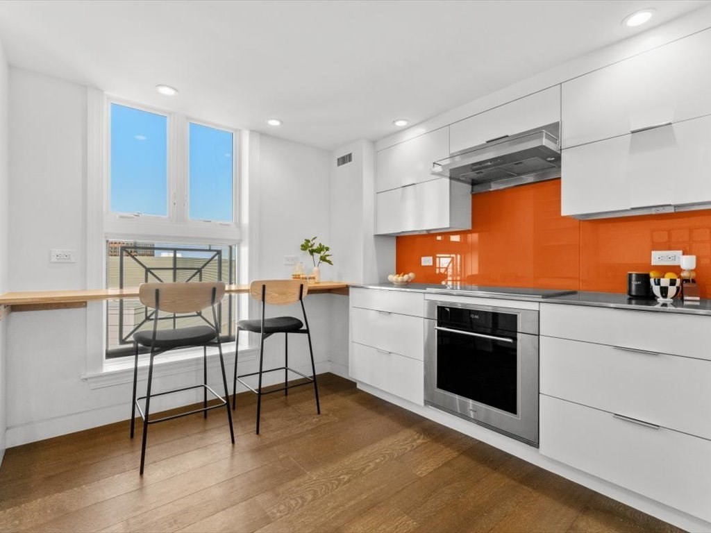 10 Rogers Street, Unit PH4 Cambridge, MA 02142 - Photo 5 of 28