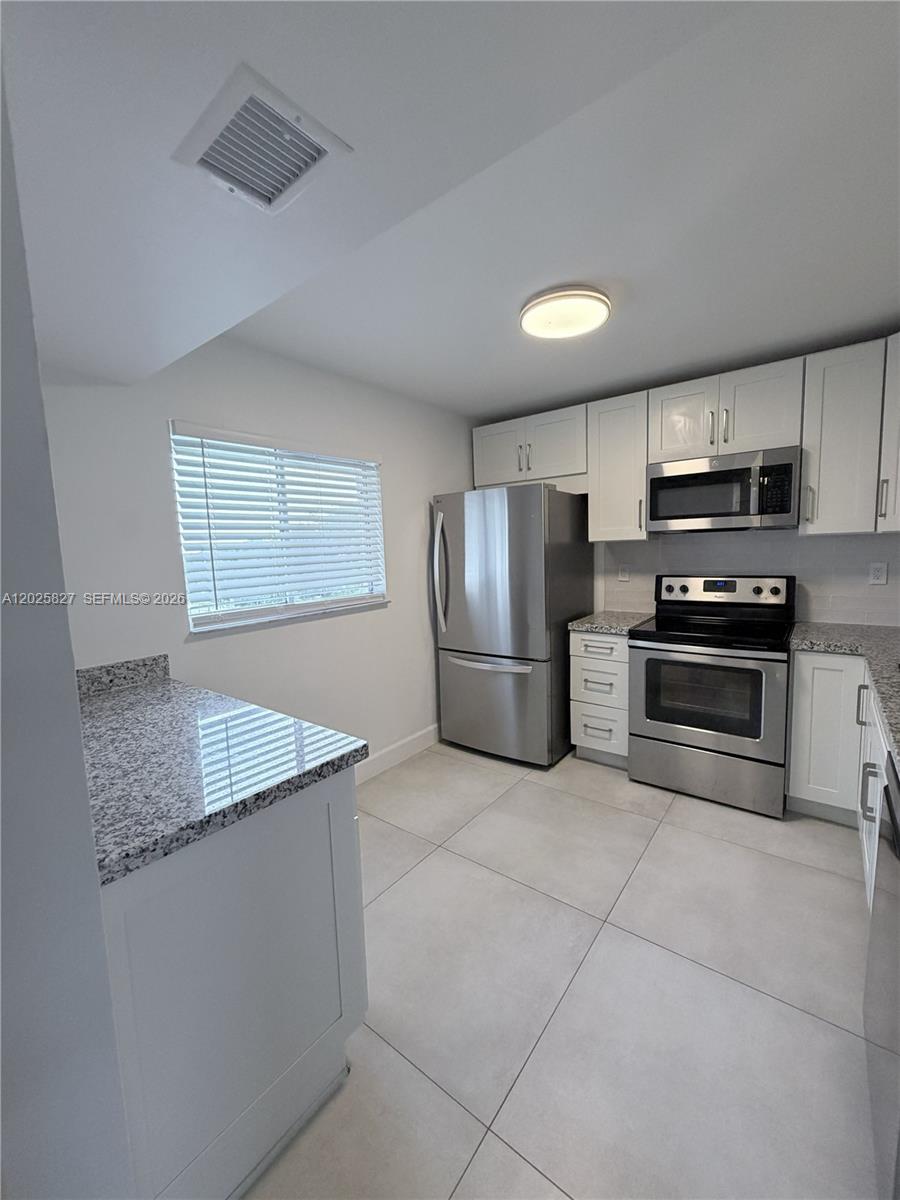 731 North Pine Island Road, Unit 401 Plantation, FL 33324 - Photo 10 of 30