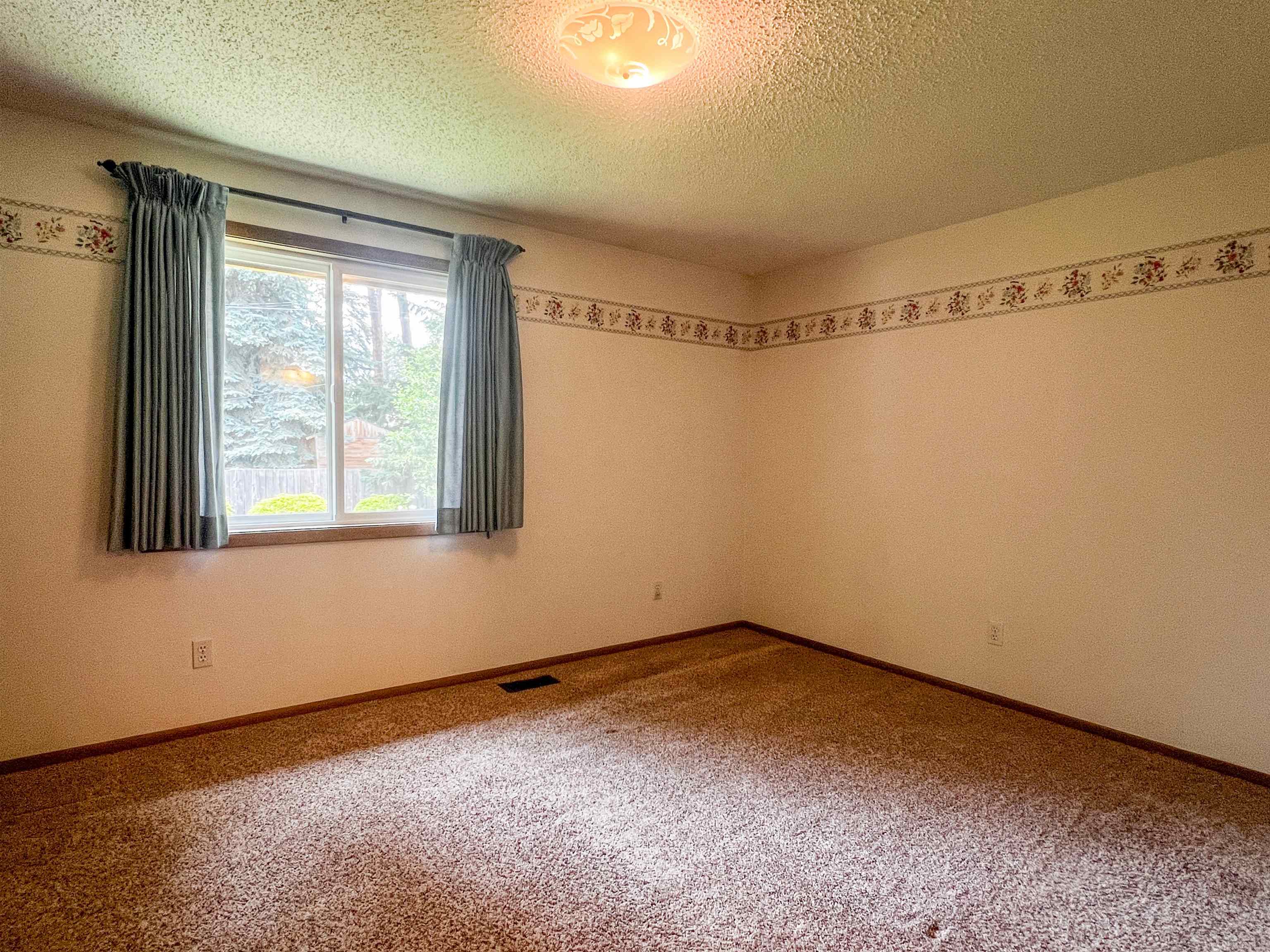 11325 North Post Street Spokane, WA 99218 - Photo 19 of 32