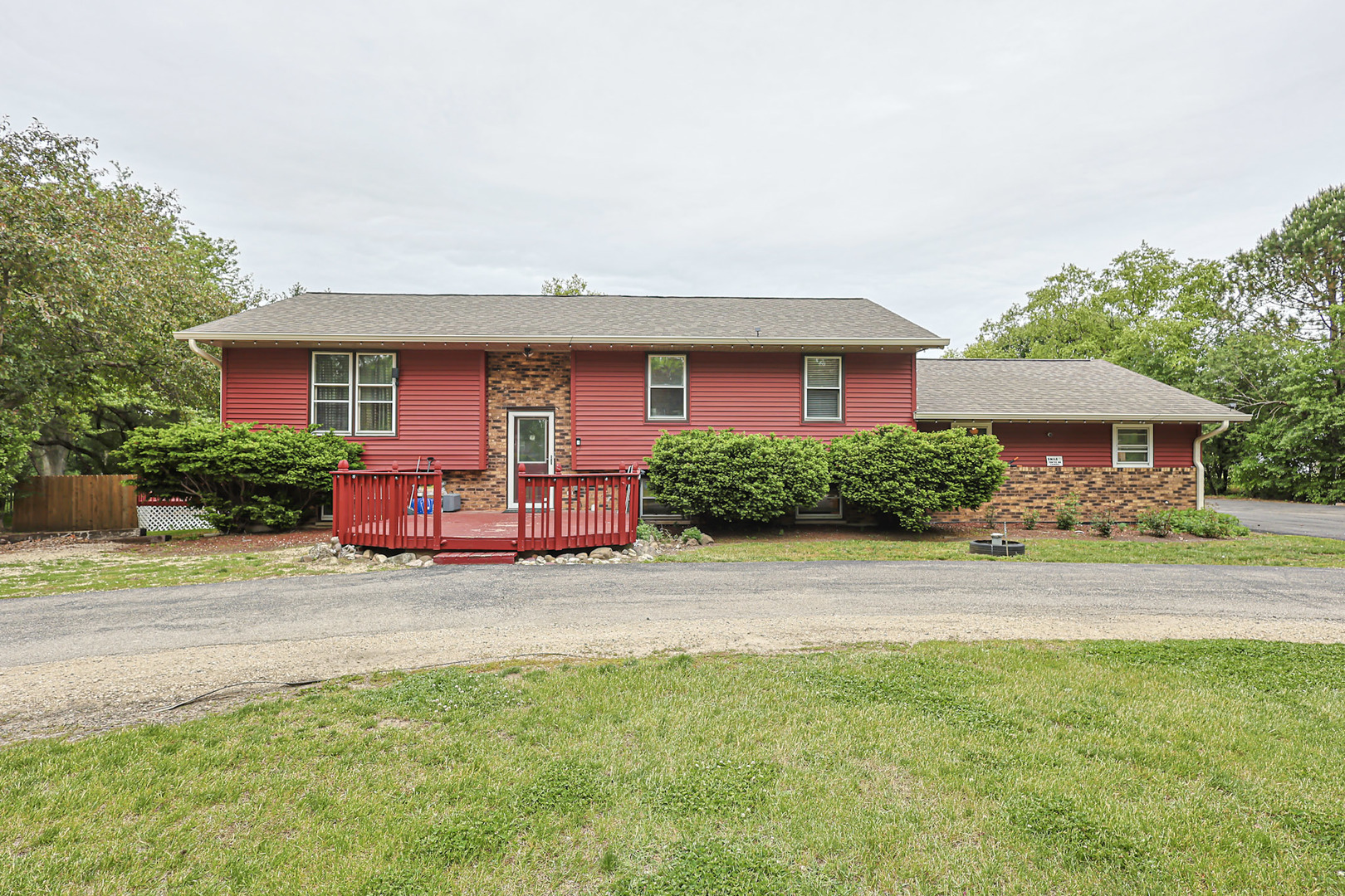 9012 Swanson Road Crystal Lake, IL 60014 - Photo 3 of 40