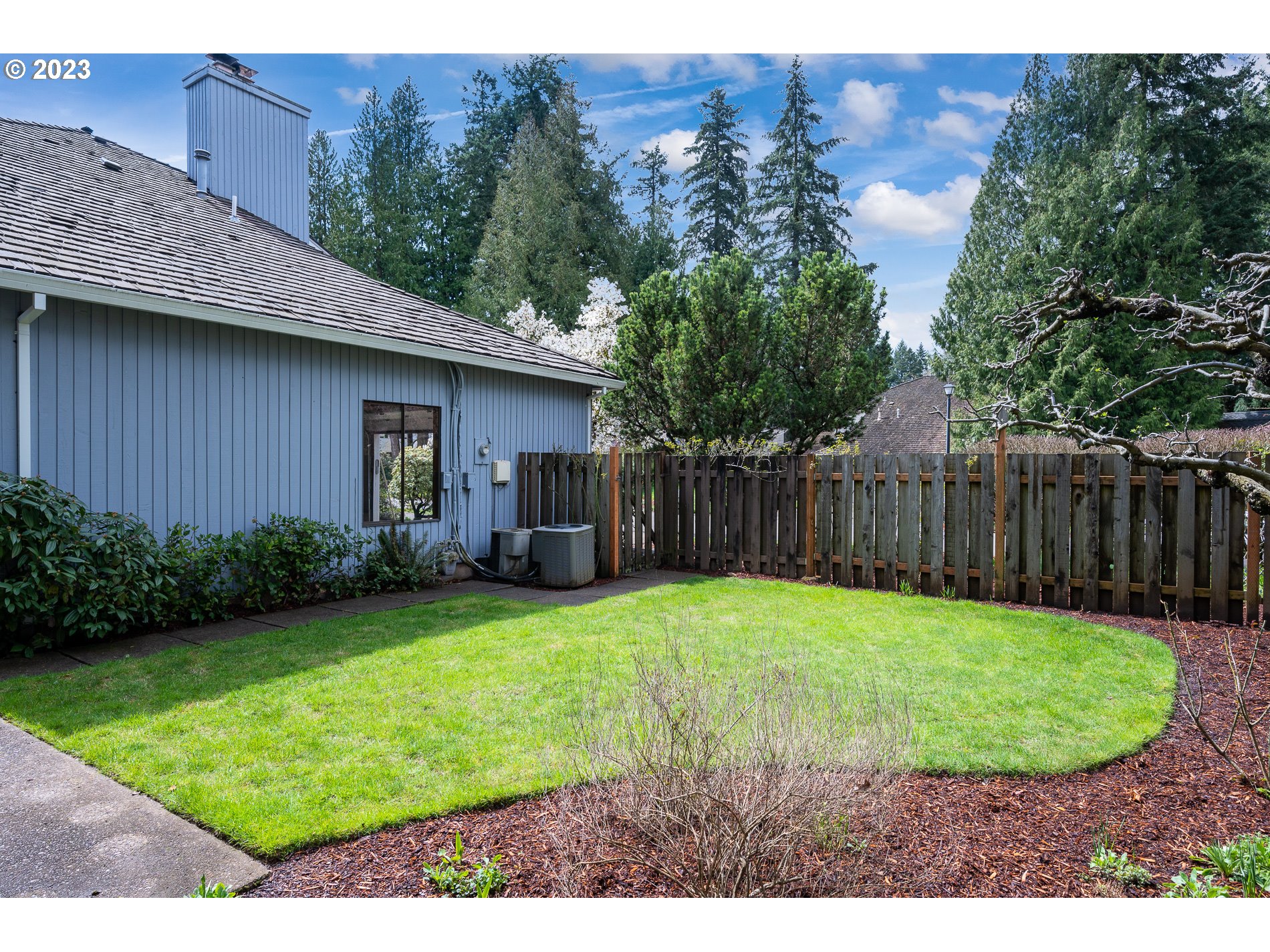 17270 Southwest Rivendell Drive Durham, OR 97224 - Photo 24 of 38 Yard