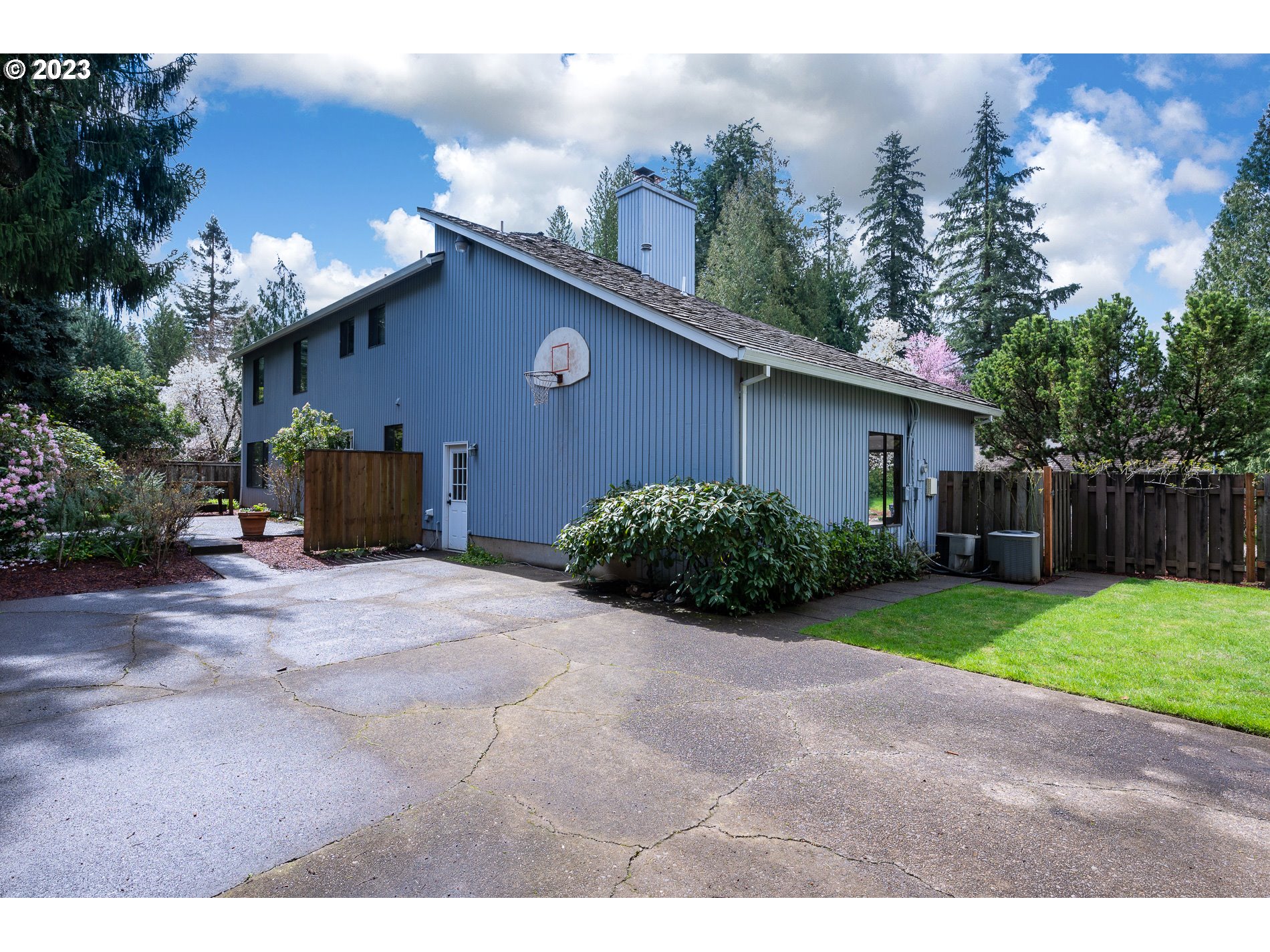 17270 Southwest Rivendell Drive Durham, OR 97224 - Photo 26 of 38 Sport Court
