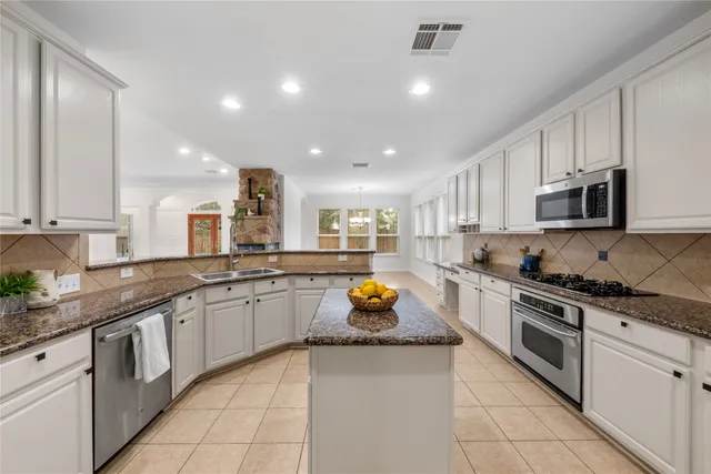 $3,300 | 9535 Empress Crossing Drive, Spring, TX 77379