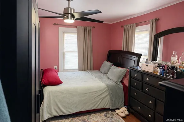 $899,999 | 7 Meyer Avenue, Lawrence, NY 11559