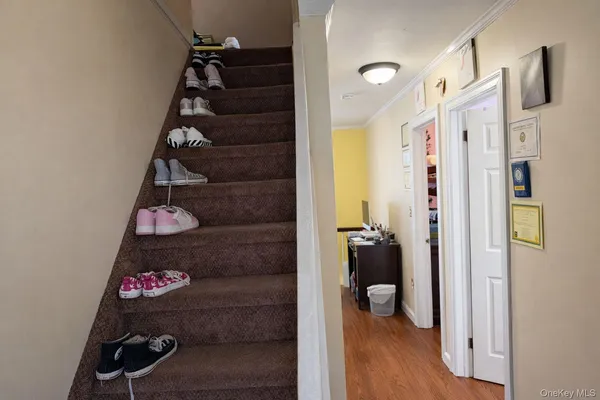 $899,999 | 7 Meyer Avenue, Lawrence, NY 11559