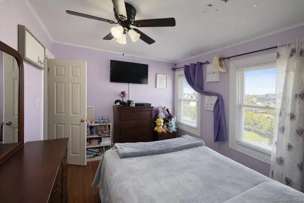 $899,999 | 7 Meyer Avenue, Lawrence, NY 11559