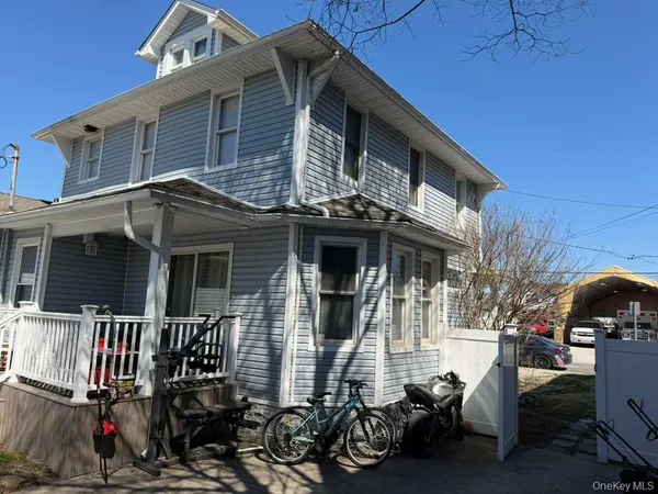 $899,999 | 7 Meyer Avenue, Lawrence, NY 11559