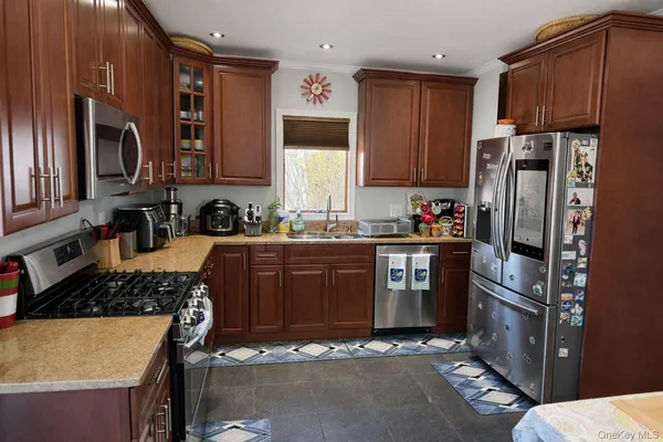 $899,999 | 7 Meyer Avenue, Lawrence, NY 11559