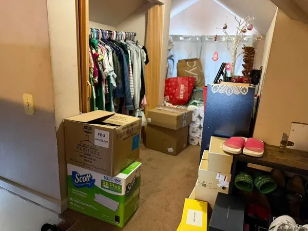 $899,999 | 7 Meyer Avenue, Lawrence, NY 11559