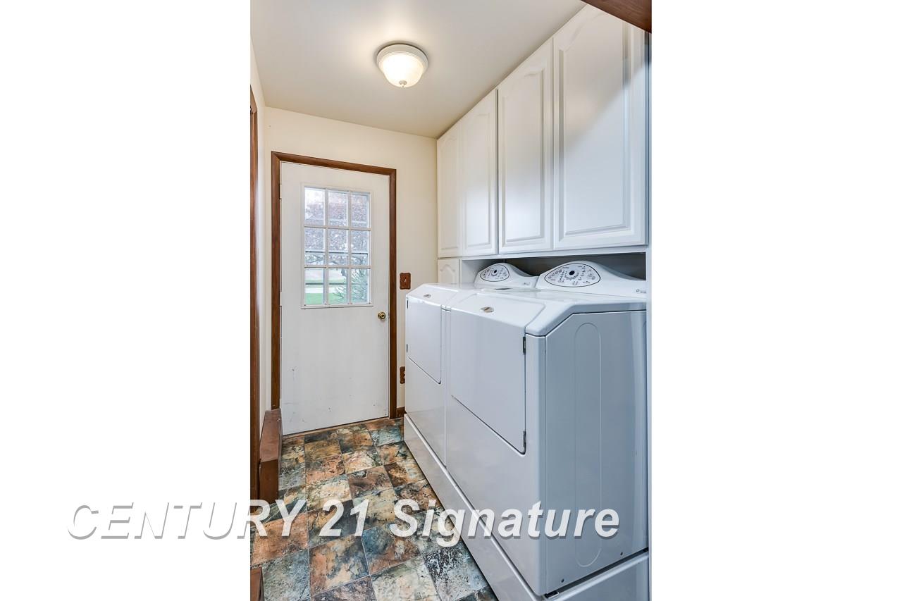 9045 Pierce Road Freeland, MI 48623 - Photo 16 of 30