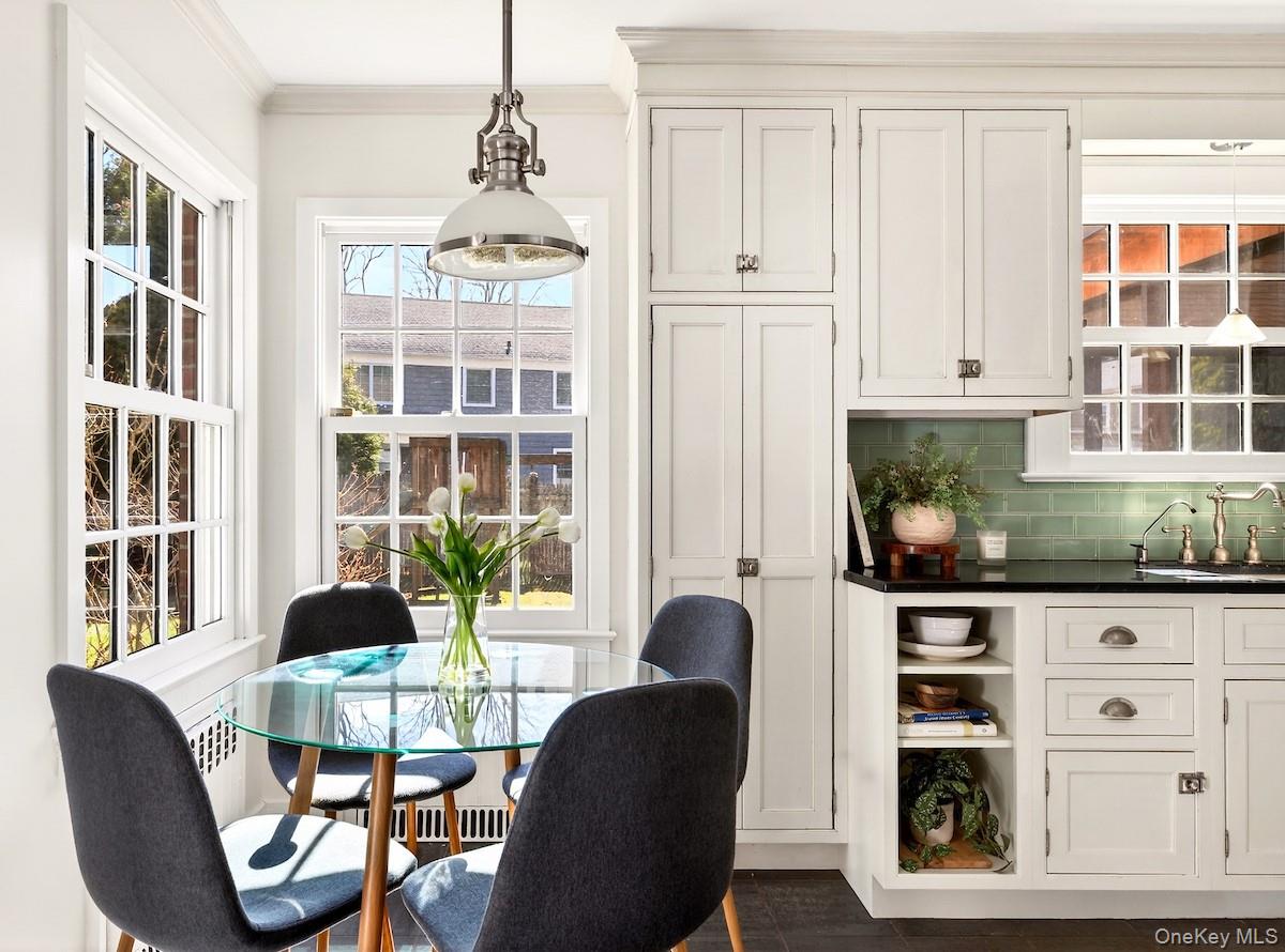 48 Fenwick Road Hastings-on-Hudson, NY 10706 - Photo 4 of 40 a dining room with furniture and window