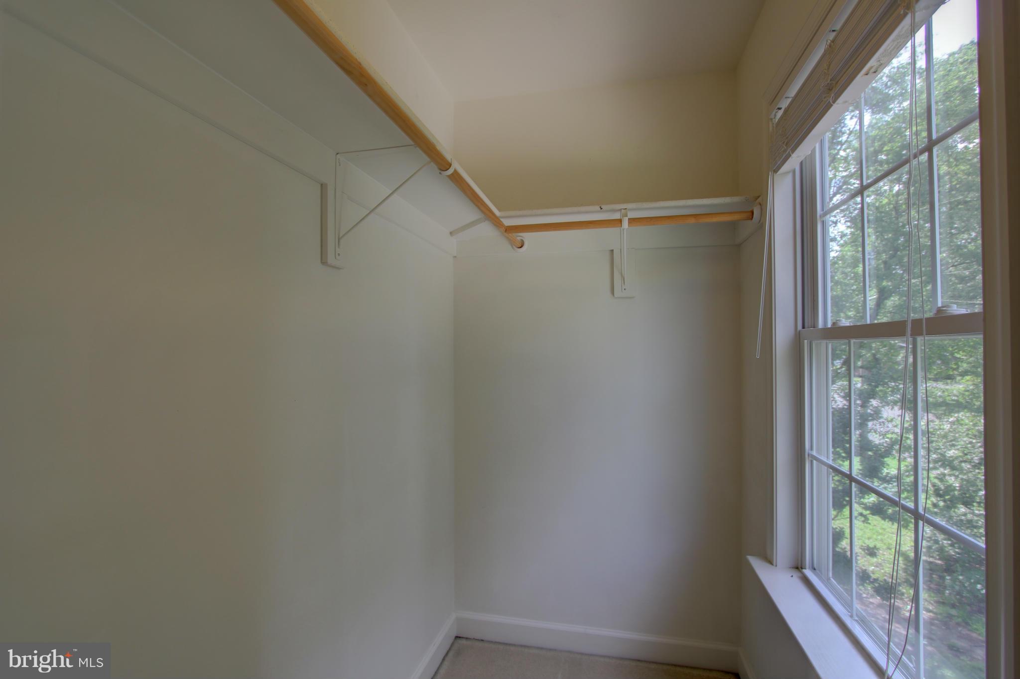 558 Sunset Knoll Road Pasadena, MD 21122 - Photo 20 of 30 a view of a small space