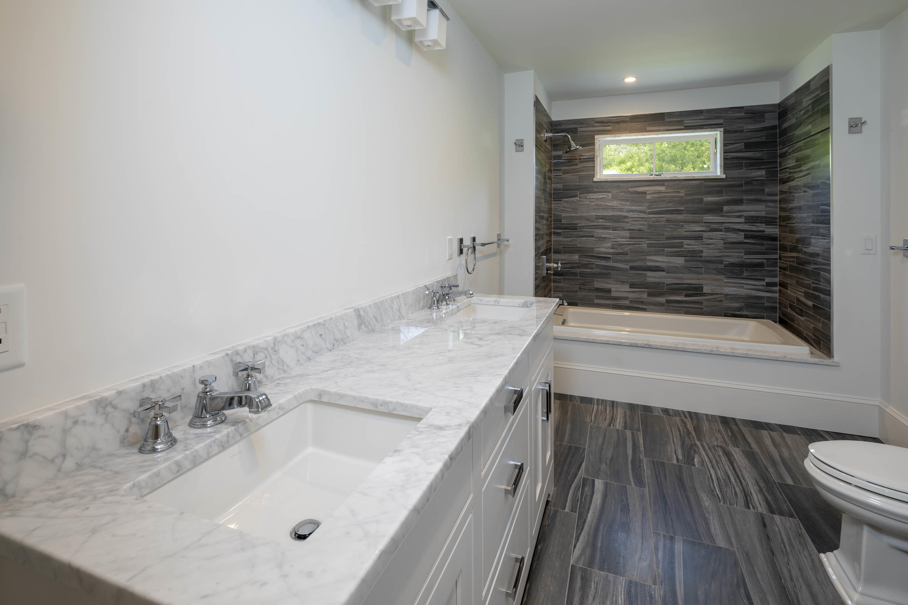 11 Gibson Road Orleans, MA 02653 - Photo 22 of 29 2nd Floor Bathroom