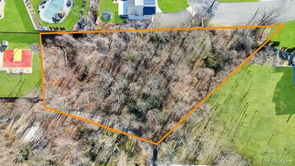 $400,000 | Peconic Street, Selden, NY 11784