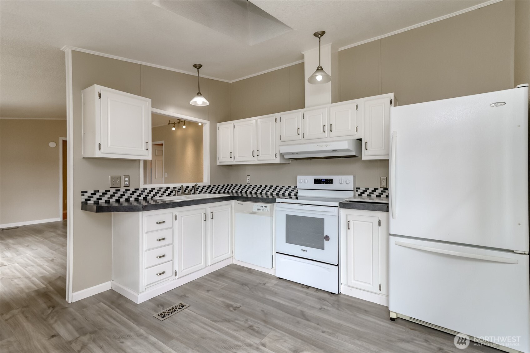 80 Northeast Bonanza Road Belfair, WA 98528 - Photo 11 of 31