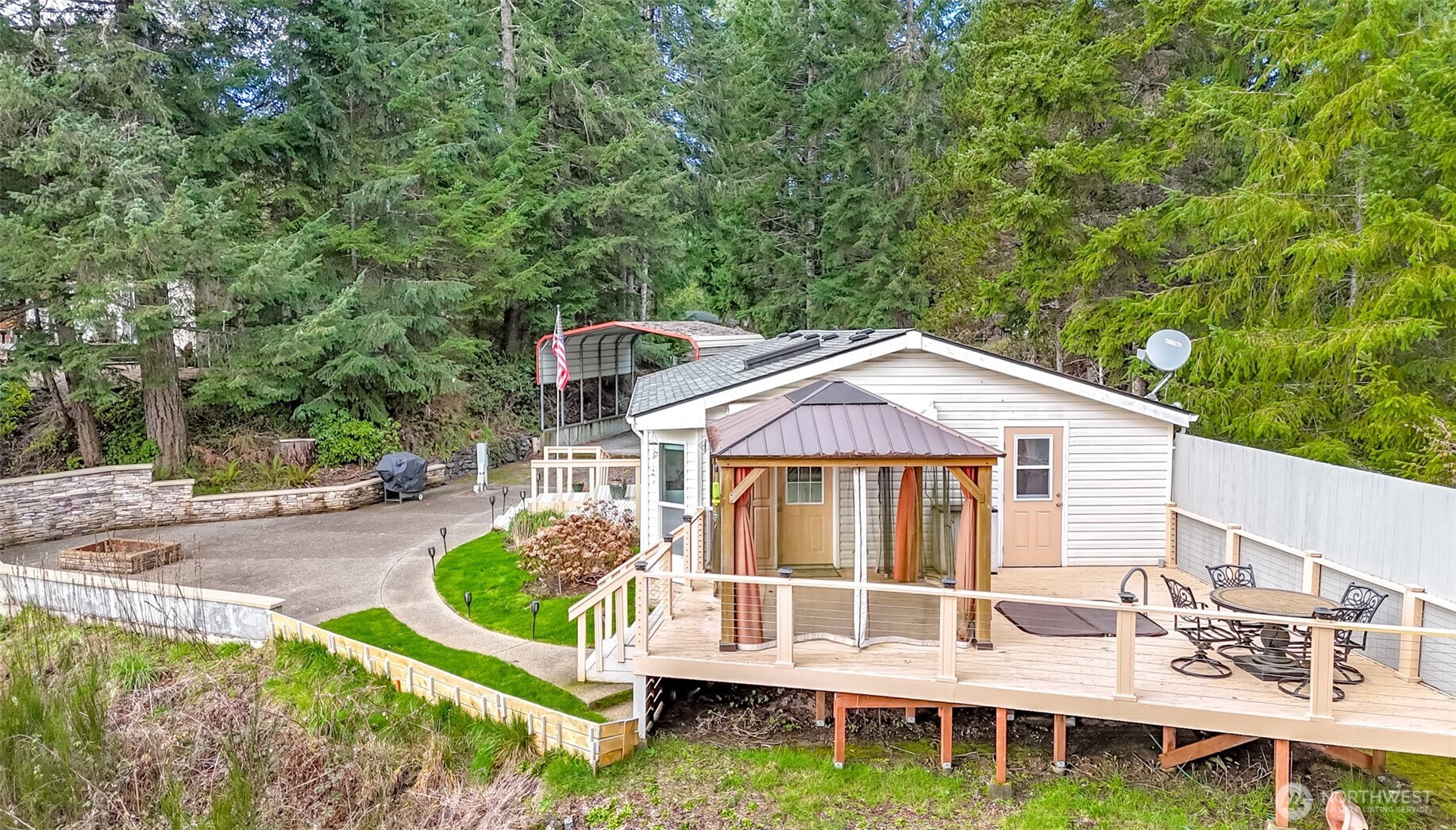 80 Northeast Bonanza Road Belfair, WA 98528 - Photo 4 of 31