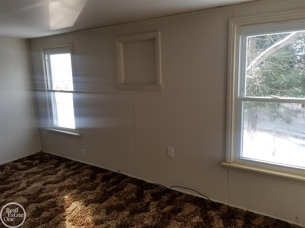 2641 Beach Port Port Huron, MI 48060 - Photo 15 of 21