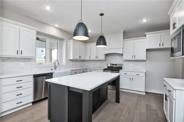 $694,950 | 6114 Lewis Drive, Shawnee, KS 66226