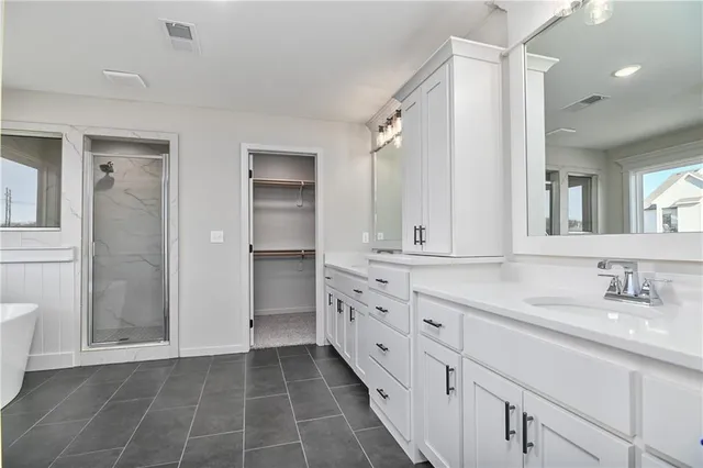 $694,950 | 6114 Lewis Drive, Shawnee, KS 66226