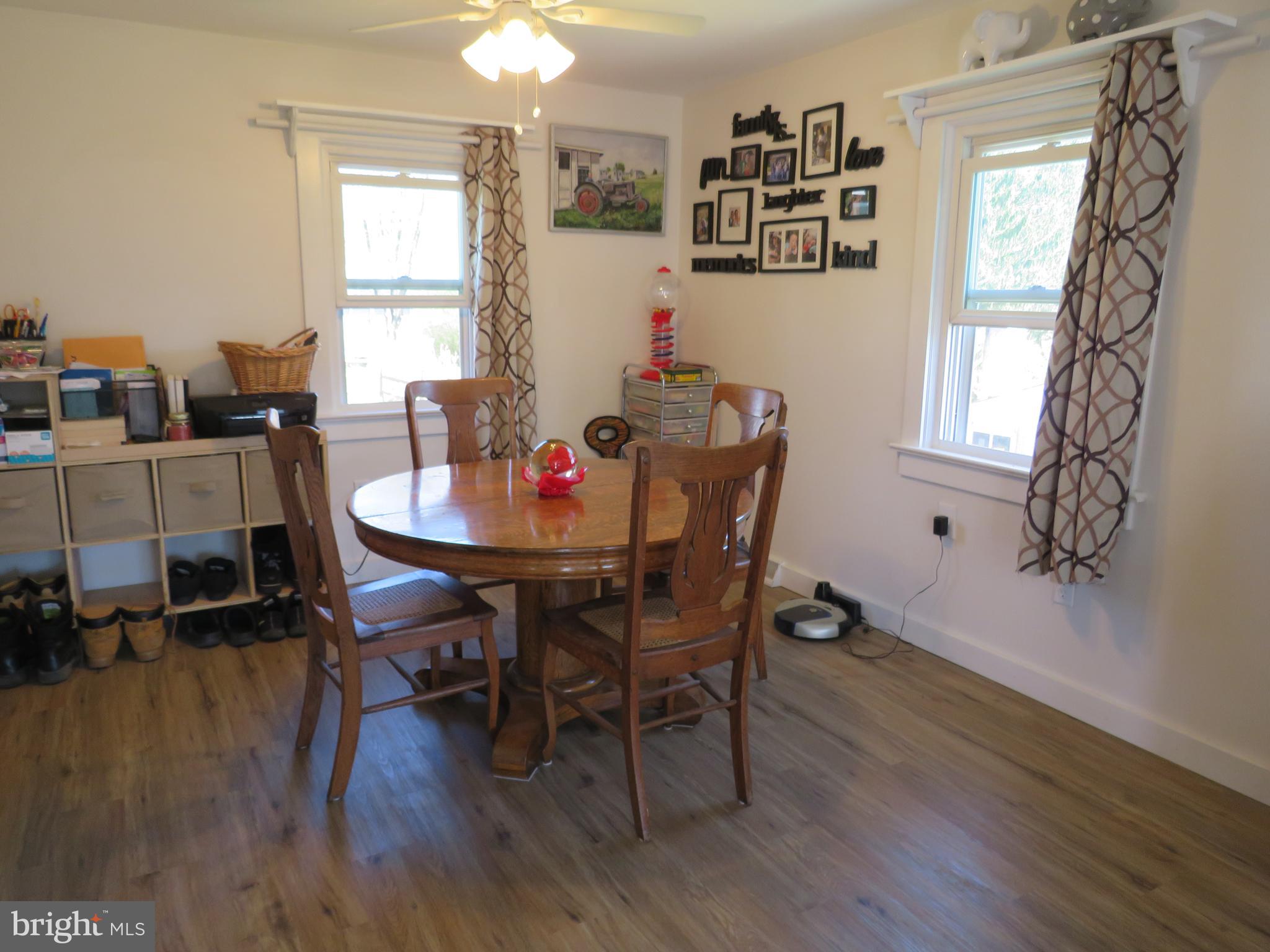 146 Preston Road Milford, NJ 08848 - Photo 31 of 57 DINING ROOM w/CEILING FAN