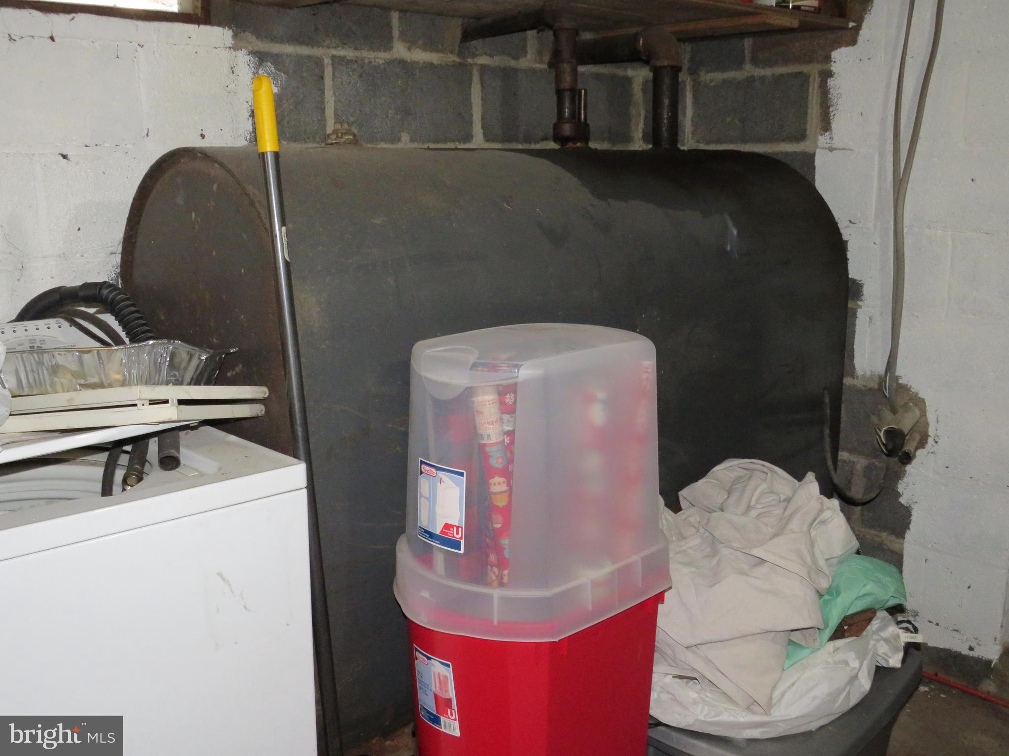 146 Preston Road Milford, NJ 08848 - Photo 53 of 57 ABOVE GROUND OIL TANK