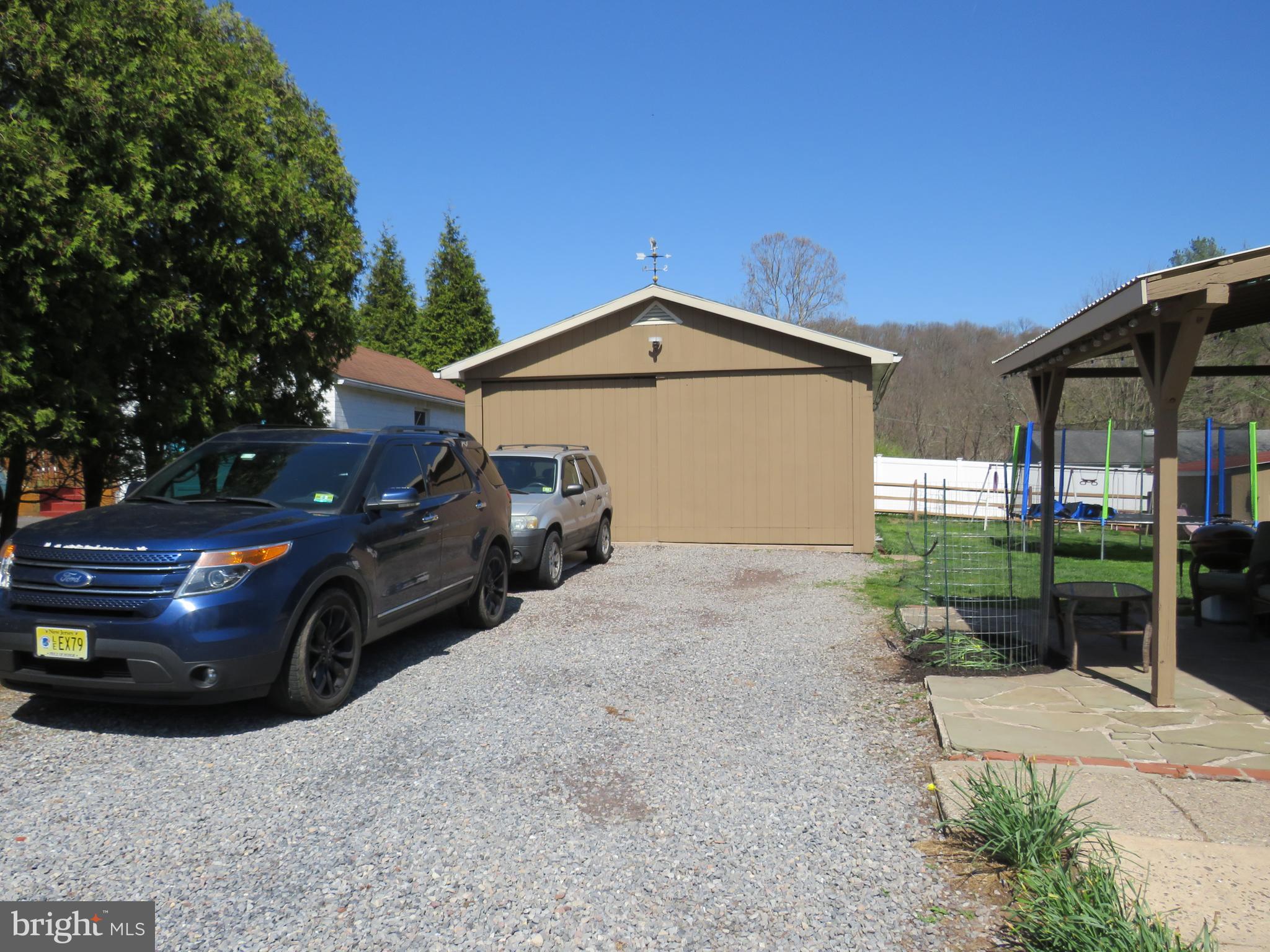 146 Preston Road Milford, NJ 08848 - Photo 7 of 57 MULTI CAR DRIVEWAY