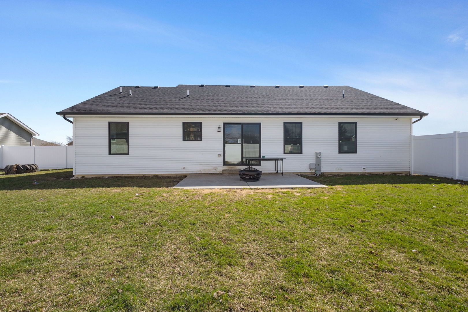 1059 Hummingbird Lane Peotone, IL 60468 - Photo 27 of 30 a front view of a house with yard