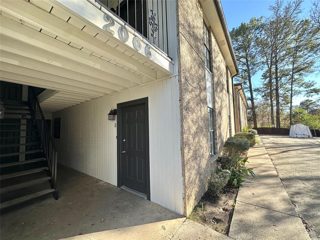 2006 Jane Street, Unit B Longview, TX 75601 - Photo 4 of 8 a view of a patio