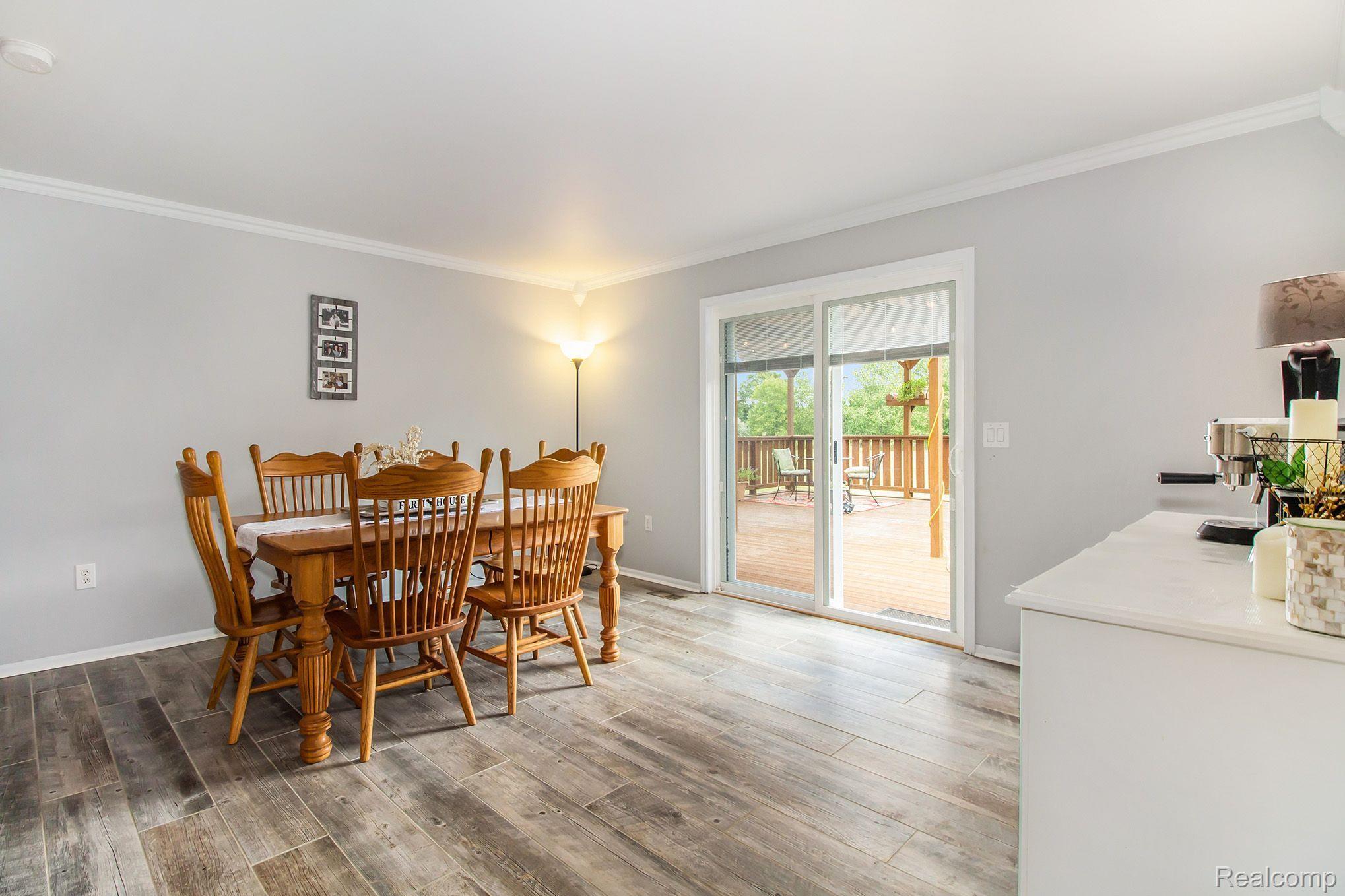 9070 White Road Linden, MI 48451 - Photo 15 of 29 Formal dining or family room.