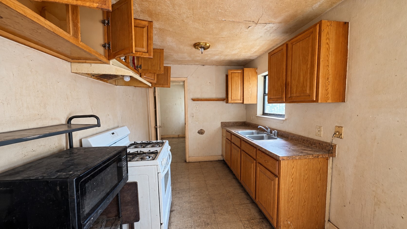 508 Burke Road Pasadena, TX 77506 - Photo 4 of 10 Gallery Image 4