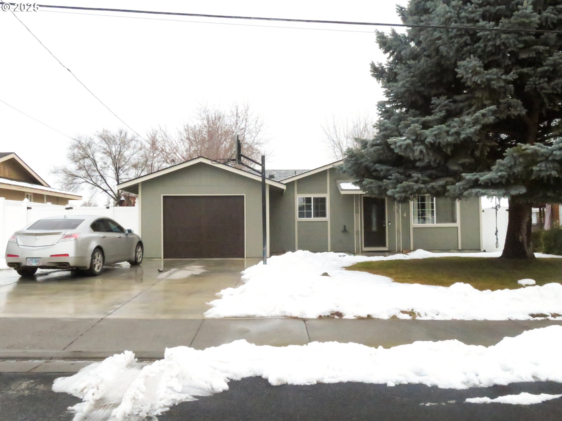 914 East Ridgeway Avenue Hermiston, OR 97838 - Photo 1 of 44 Gallery Image 1