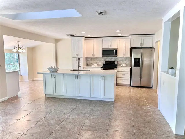 $674,900 | 17017 Paula Lane, Lutz, FL 33558