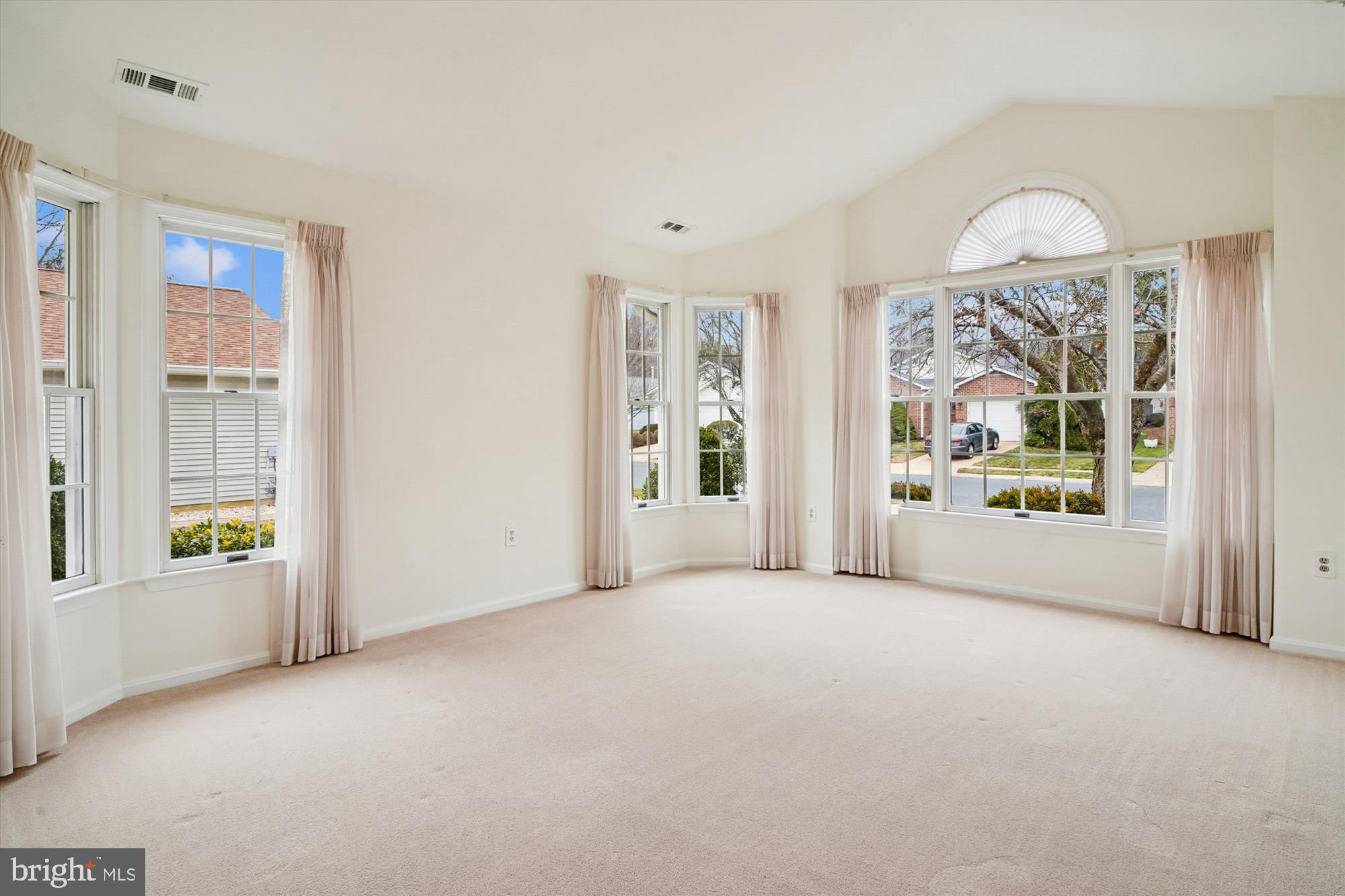 524 Coover Road Annapolis, MD 21401 - Photo 22 of 67 Living Room