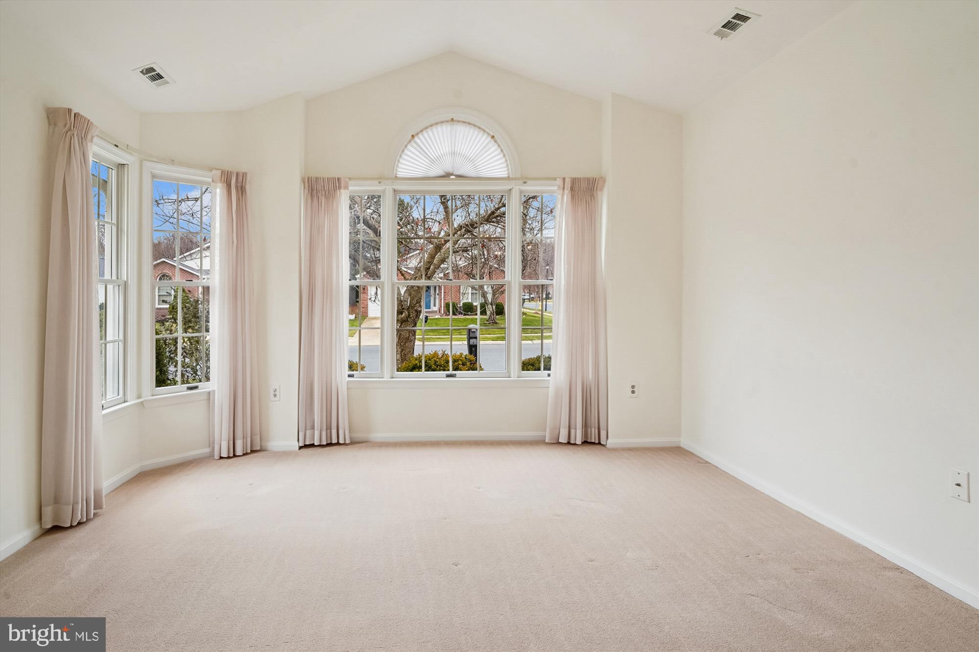 524 Coover Road Annapolis, MD 21401 - Photo 23 of 67 a view of an empty room with a window