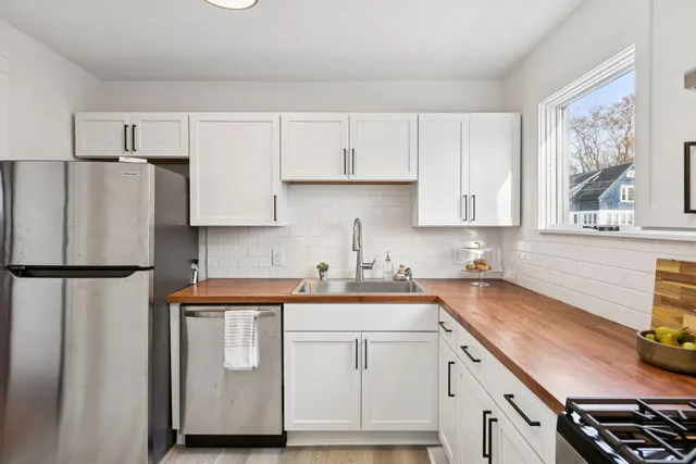 $299,500 | 954 43rd Avenue Northeast, Columbia Heights, MN 55421