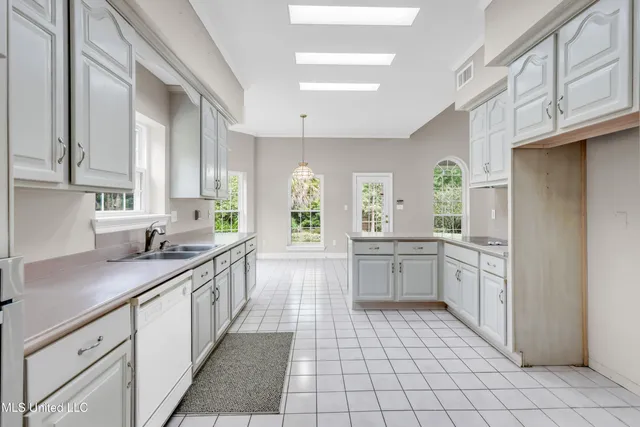 $430,000 | 79293 Diamondhead Drive East, Diamondhead, MS 39525