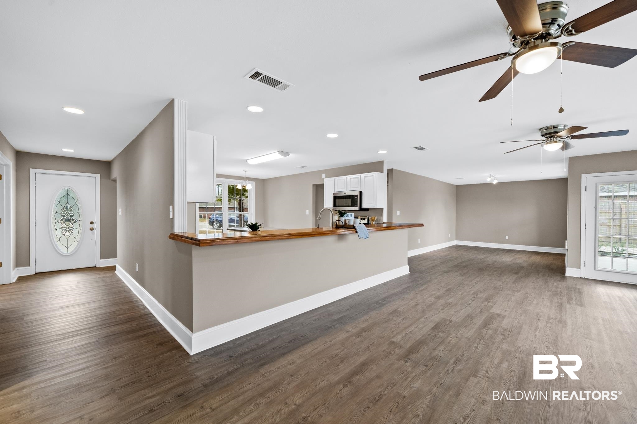 4586 Spinnaker Way Orange Beach, AL 36561 - Photo 10 of 37 Great Room to Kitchen